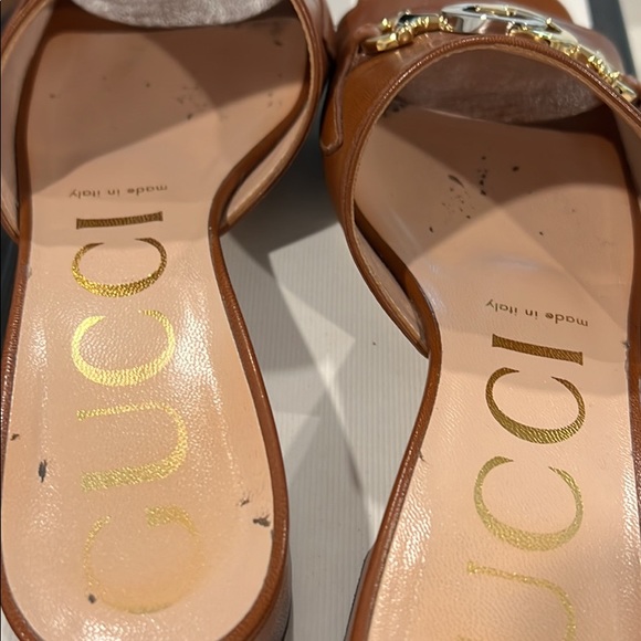 Gently used GG Zumi 25 square toe slide.
Interlocking GG logo in gold & silver. - Picture 6 of 6